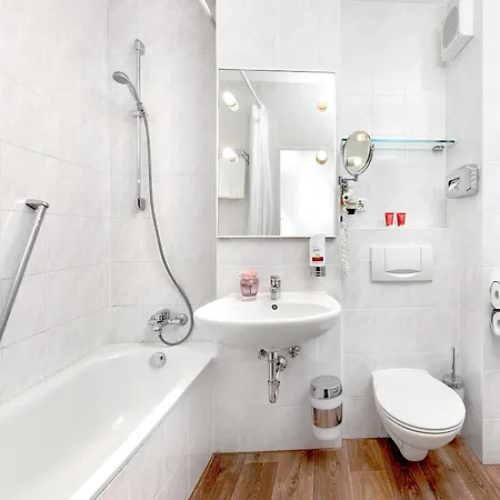 Hotel Leonardo North 4*