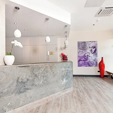Отель Leonardo North 4*