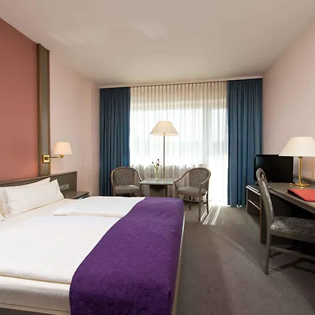 Leonardo North Hotel 4*