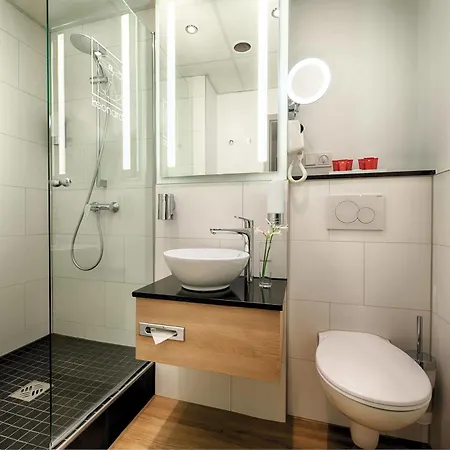 Hotel Leonardo North 4*