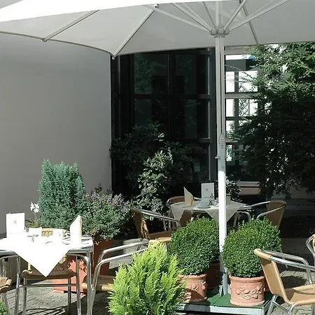 Отель Leonardo North 4*