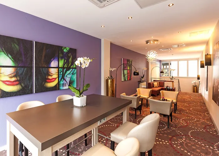 מלון Leonardo North 4*