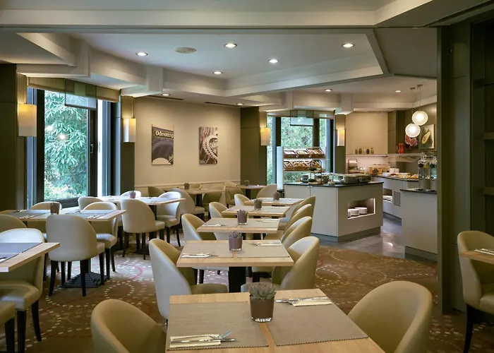 Leonardo North מלון