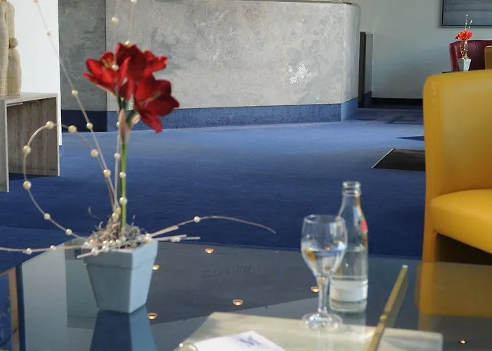 מלון Leonardo North 4*