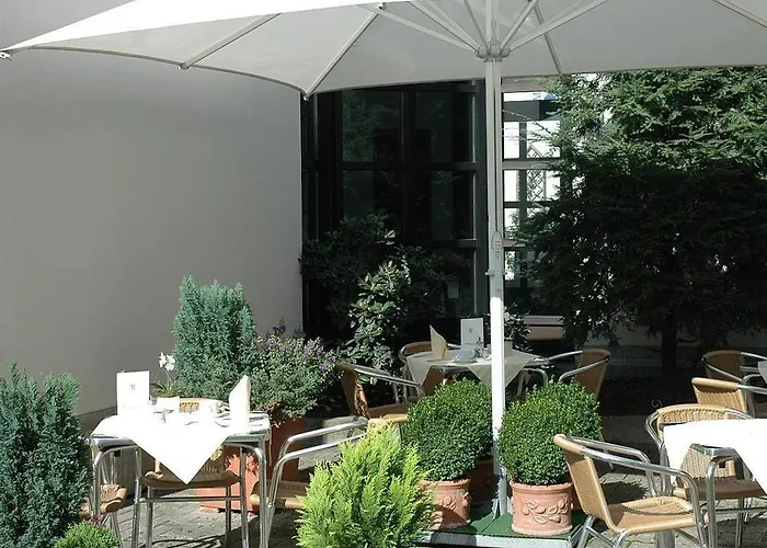 Hotel Leonardo North 4*