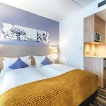 Leonardo North Hotel 4*