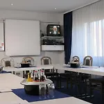 Leonardo North Hotel 4*