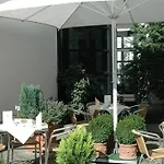 מלון Leonardo North 4*