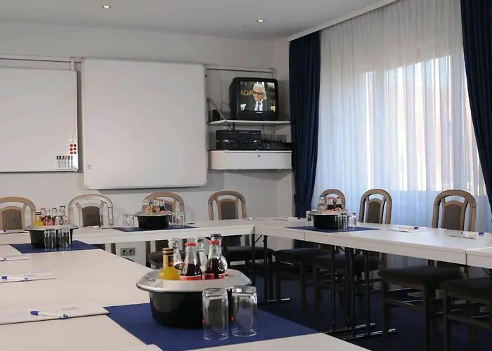 Leonardo North Hotel 4*
